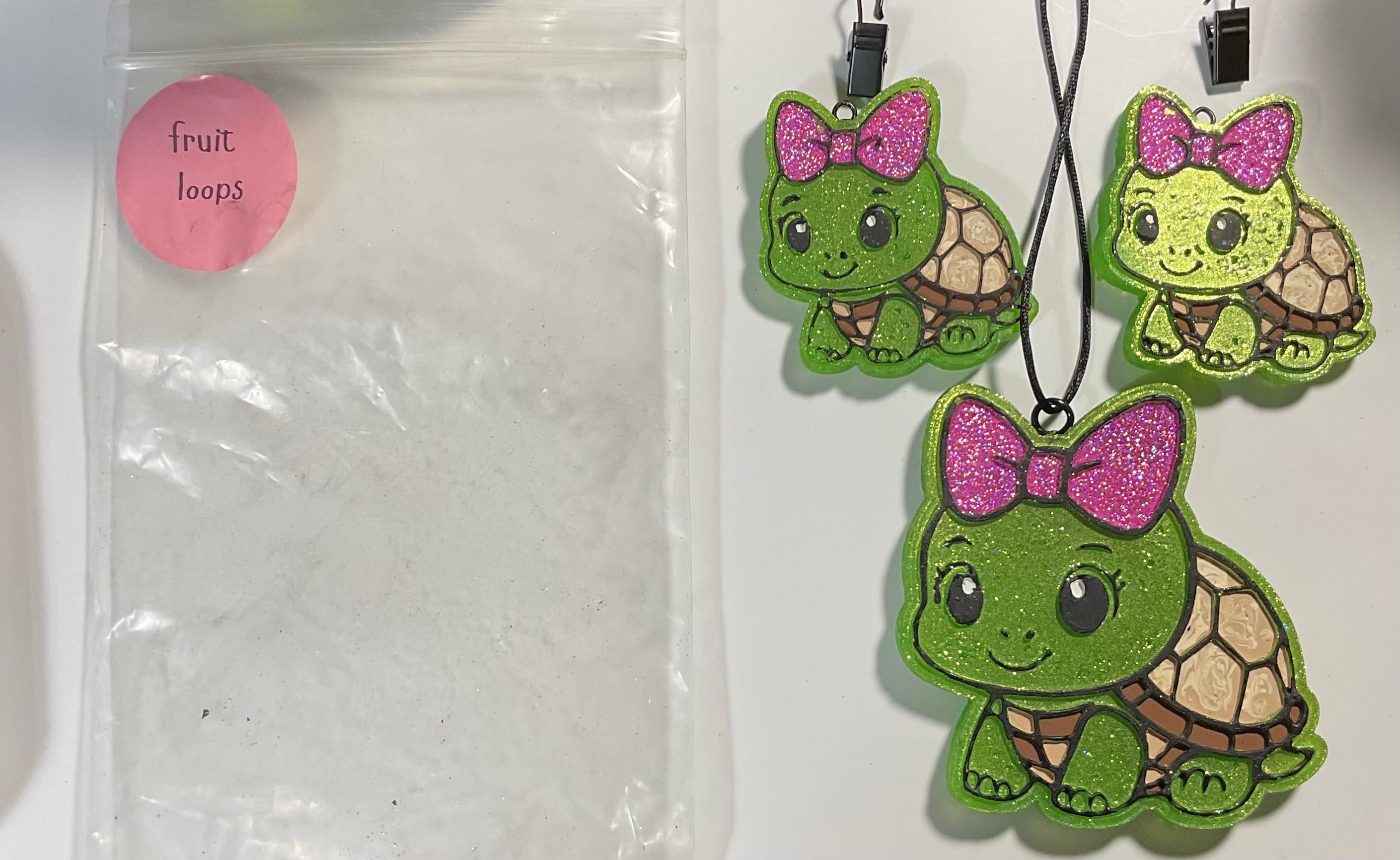 Freshie with 2 vent clips- Glitter Turtle - Scent: Fruit Loops