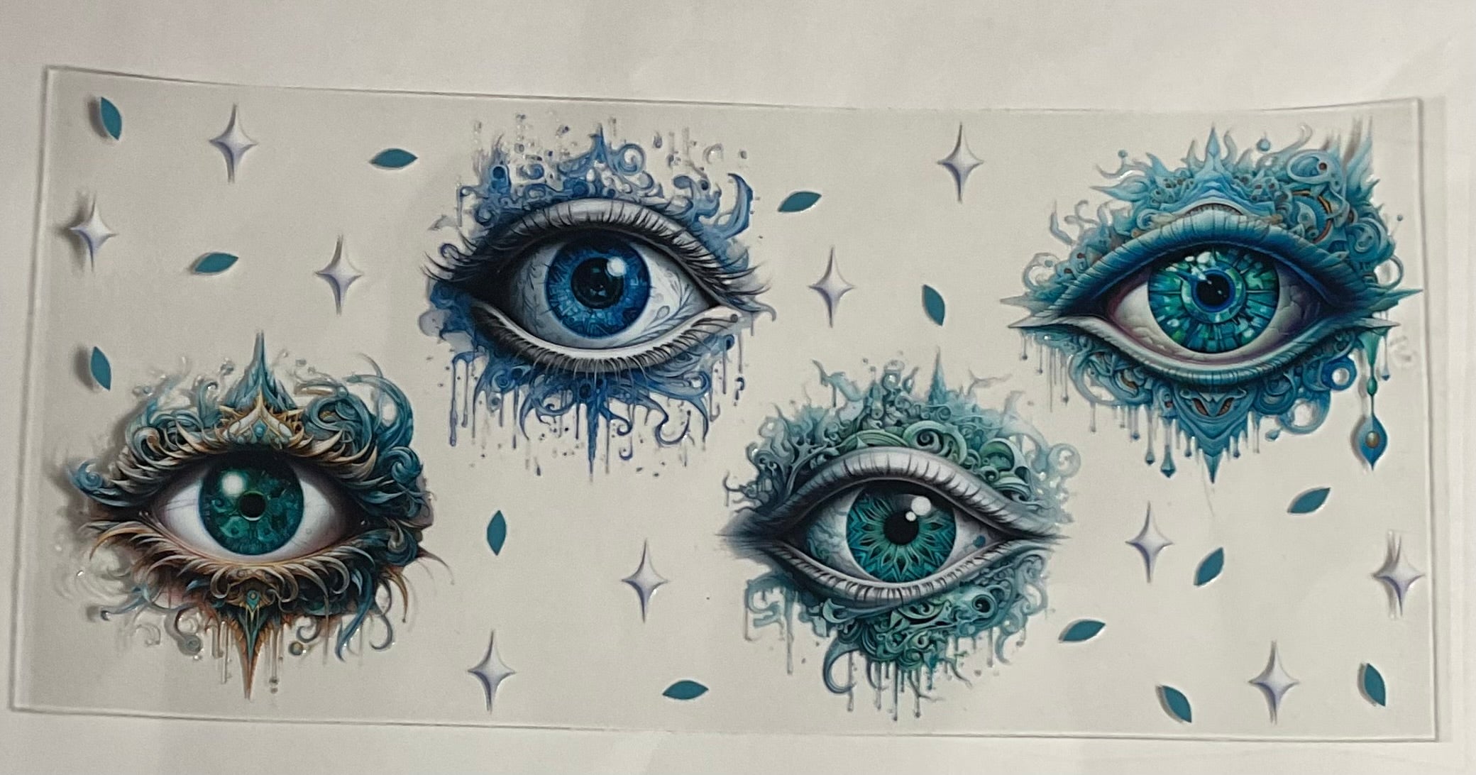 Green/Blue  Eyes