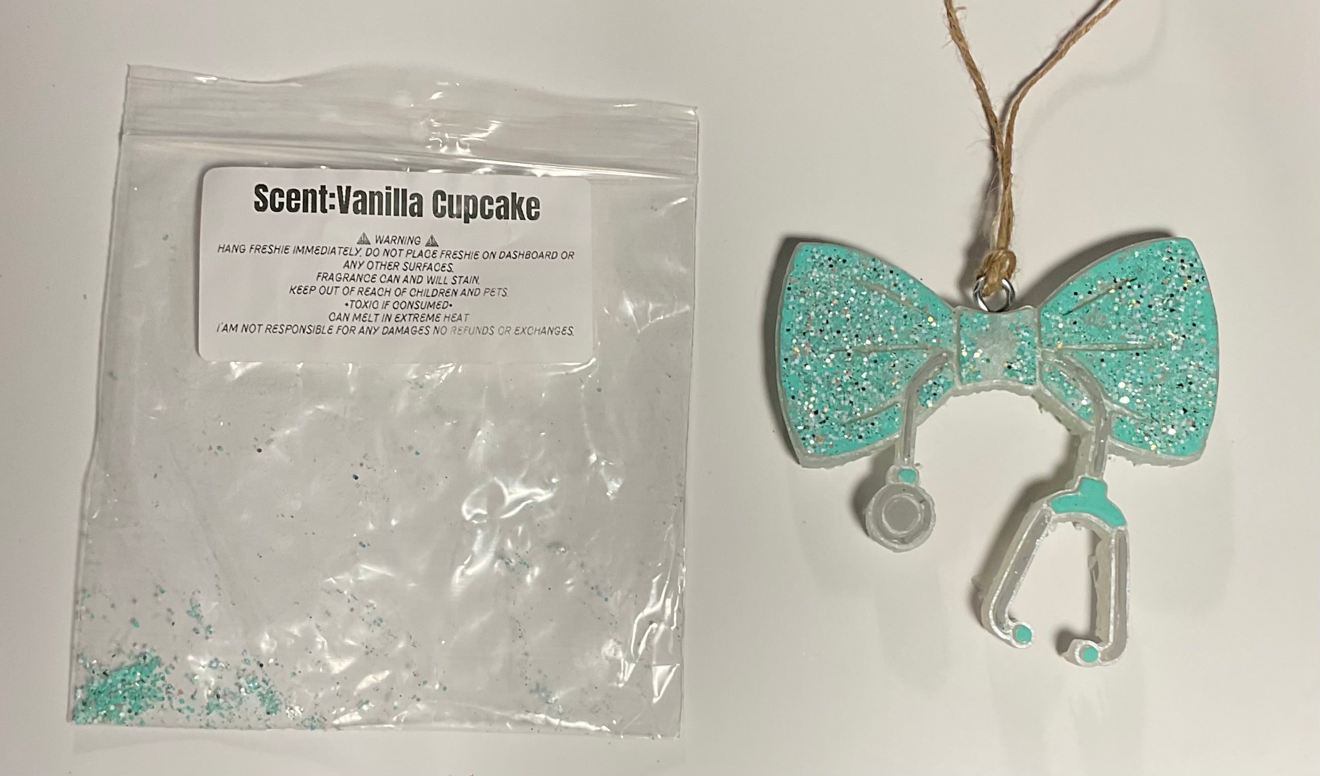 Freshie- Nurse Bow - Scent: Vanilla Cupcake