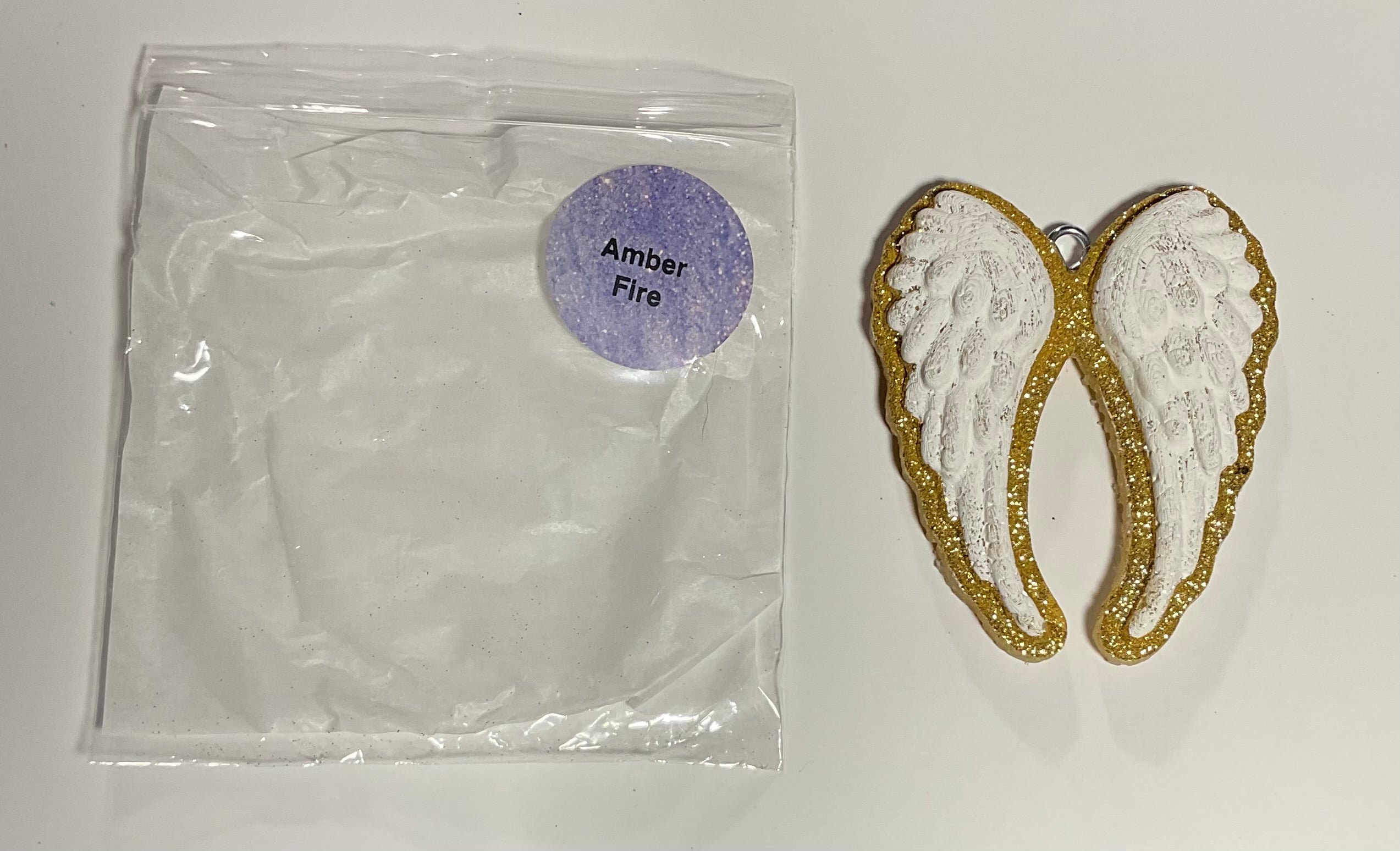 Freshie- Angel Wings- Scent: Amber Fire