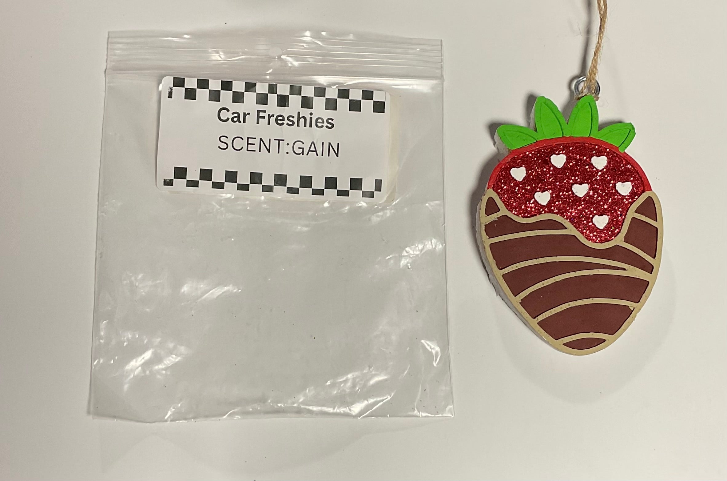 Freshie- Chocolate Covered Strawberry - Scent: Gain